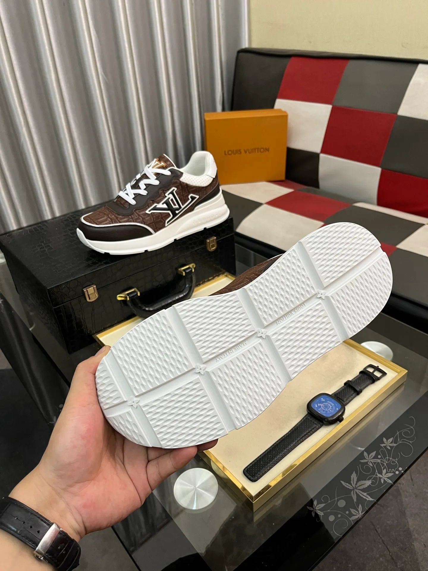 Men's shoes 💰458⌚️⌚️[Louis Vuitton LV] Dad shoes are popular casual sports shoes with outsole, breathable and comfortable, easy to walk, trendy men's versatile fly woven epoxy with ➕leather lining➕Gucci's popular original outsole, sports and running style, super comfortable. Size 38-443️⃣Colors available